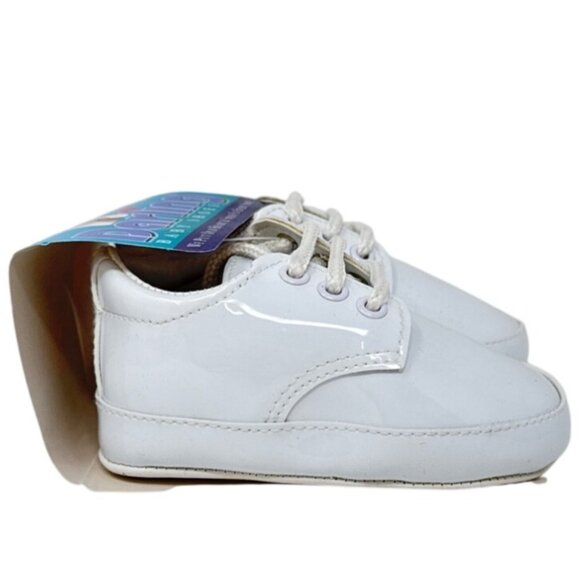 Infant Darling White Patent Leather Baby Shoes Size 4 With Soft Sole - Picture 1 of 6